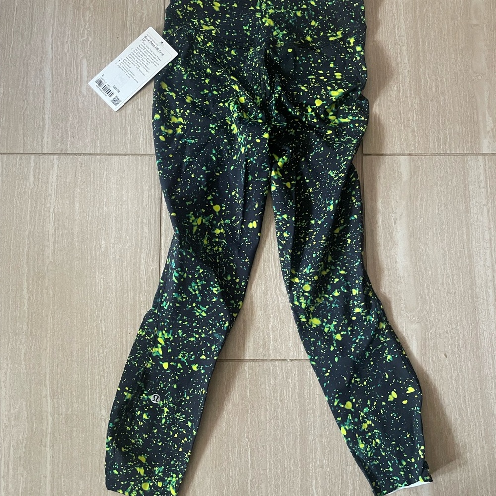 NWT Lululemon Base Pace HR Crop Size 6